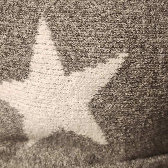 No Bounderies Woman's V-neckline Sweater NWT Suze Medium - Picture 9 of 10